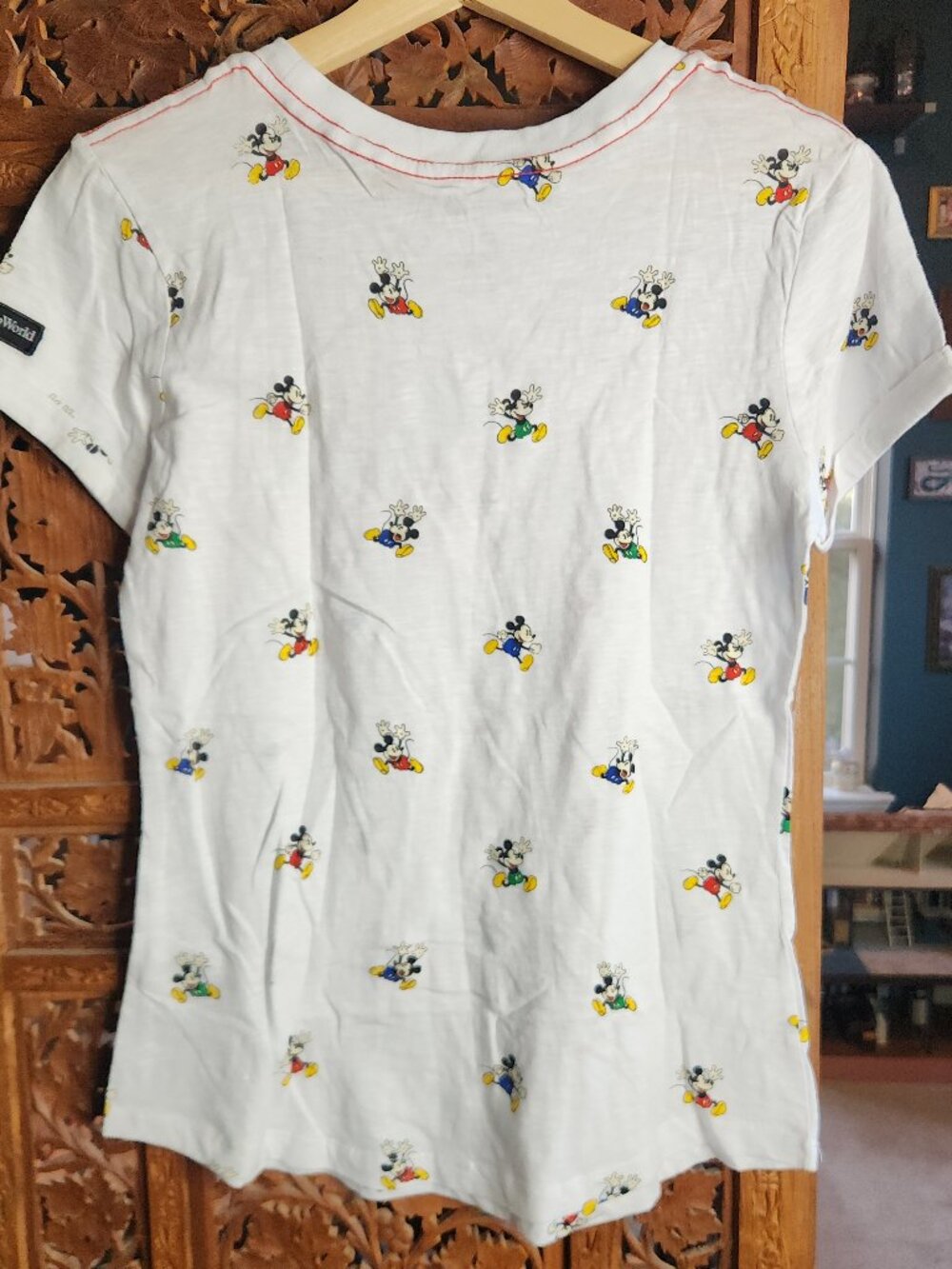 Walt Disney World Mickey Mouse T-Shirt w/1930s Design